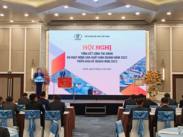 Chủ tịch Ủy ban Quản lý vốn nhà nước tại doanh nghiệp Nguyễn Hoàng Anh phát biểu tại hội nghị.