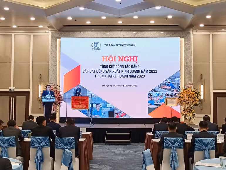 Chủ tịch Ủy ban Quản lý vốn nhà nước tại doanh nghiệp Nguyễn Hoàng Anh phát biểu tại hội nghị.