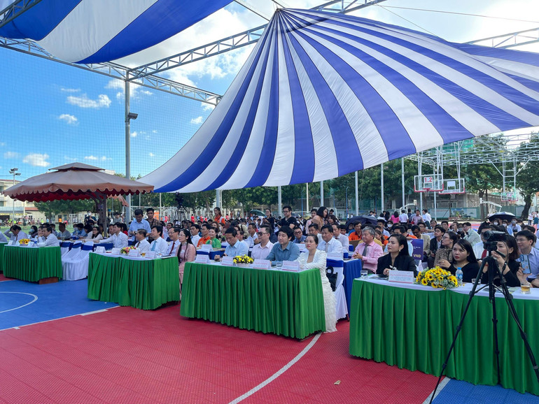 Các đại biểu dự lễ bế mạc và trao giải cuộc thi.