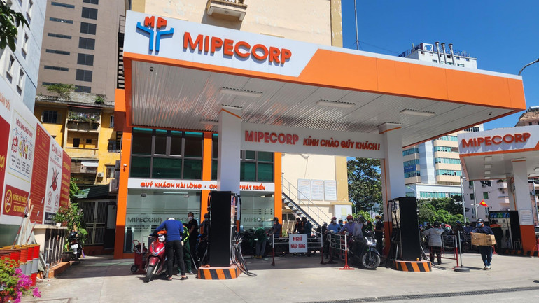 Một số điểm kinh doanh đã có biển Nghỉ nhập hàng...