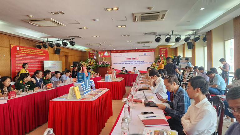 Toàn cảnh hội thảo sáng 28/10.