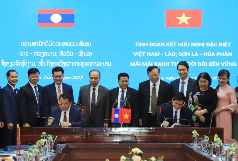 Lãnh đạo tỉnh Sơn La và tỉnh Houaphanh ký kết biên bản thỏa thuận hợp tác giai đoạn 2022-2024.