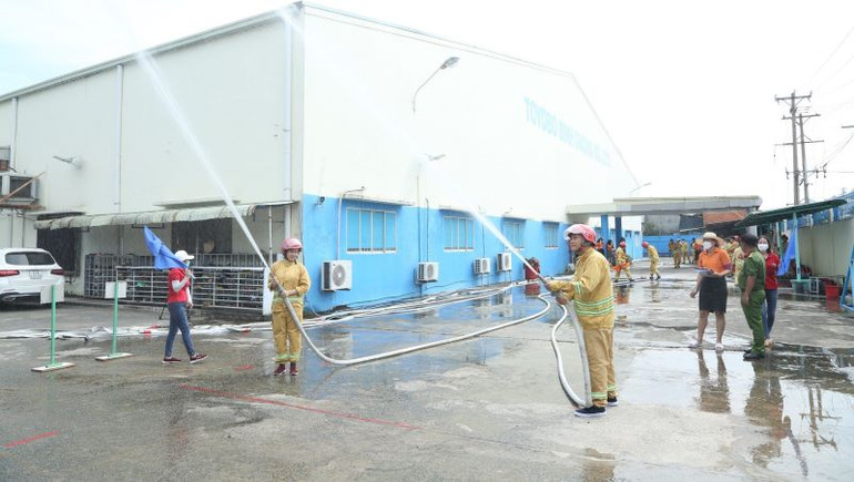 Diễn tập hướng dẫn nâng cao hiệu quả phòng cháy, chữa cháy cho doanh nghiệp tại Bình Dương.