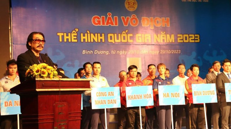 Phó Chủ tịch Thường trực Liên đoàn Cử tạ, Thể hình Việt Nam, Phó Trưởng Ban tổ chức giải Nguyễn Hồng Minh phát biểu khai mạc giải.