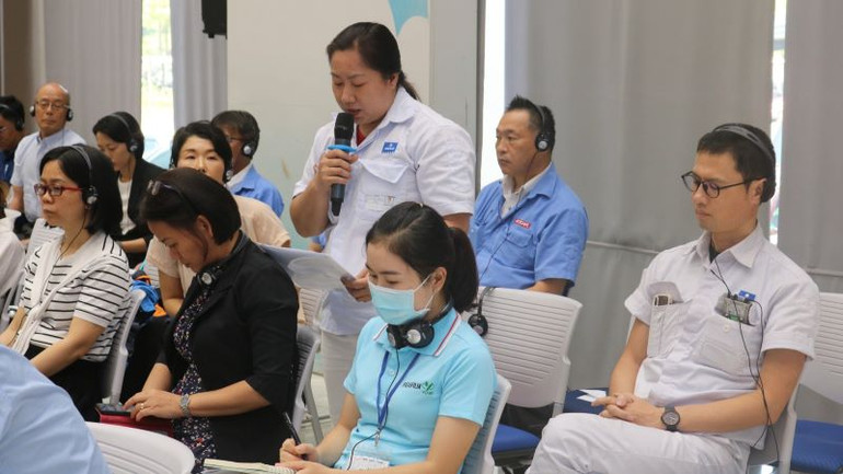 Đại diện doanh nghiệp Nhật Bản nêu ý kiến tại hội nghị.