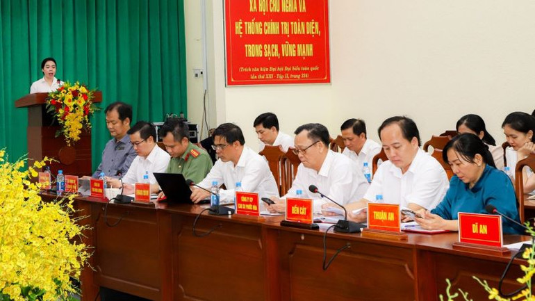 Các đại biểu dự hội nghị.