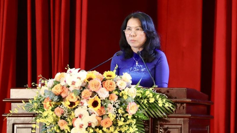 Trưởng Ban Tổ chức Tỉnh ủy Bình Dương Nguyễn Minh Thủy phát biểu ôn lại truyền thống các cơ quan chuyên trách tham mưu, giúp việc Tỉnh ủy.