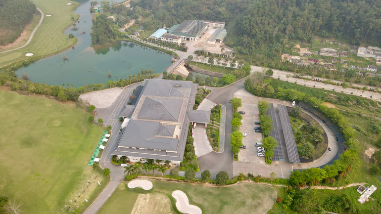 Thanh tra Chính phủ đã kết luận: Ủy ban nhân dân tỉnh Hòa Bình phê duyệt Quy hoạch chi tiết xây dựng tỷ lệ 1/500 dự án sân golf trên diện tích 140,13ha đất trồng rừng của Công ty Lâm nghiệp Hòa Bình (tỉnh Hòa Bình đã thu hồi 61,58ha) chưa đúng Quyết định 1946/QĐ-TTg ngày 26/11/2009 của Thủ tướng Chính phủ phê duyệt quy hoạch sân golf Việt Nam đến năm 2020.