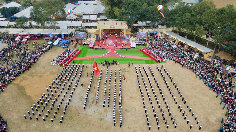 Lễ hội thu hút đông đảo bà con nhân dân các dân tộc trong tỉnh tham gia.