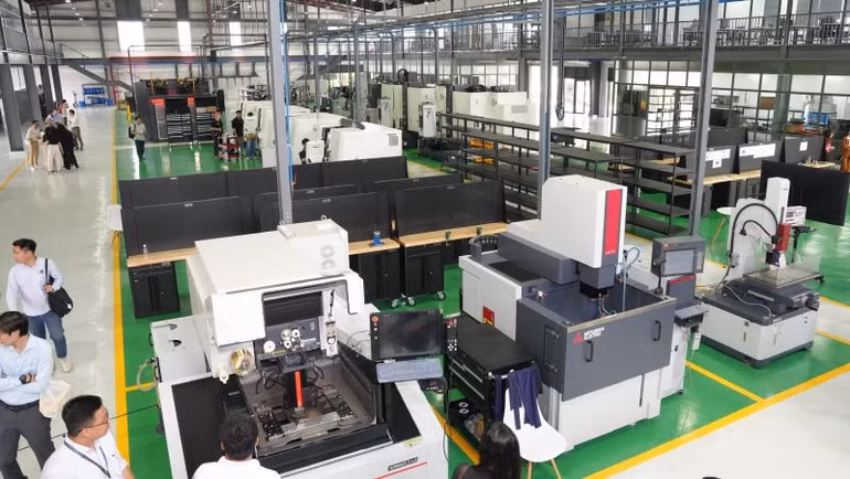 Một góc Trung tâm Khởi nghiệp và Sản xuất tiên tiến thuộc Trung tâm Đổi mới sáng tạo Việt Nam-Singapore tại Bình Dương.