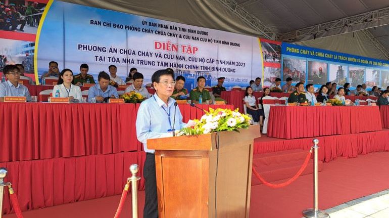 Phó Chủ tịch Thường trực Ủy ban nhân dân tỉnh Bình Dương Mai Hùng Dũng phát biểu ý kiến tại buổi diễn tập.