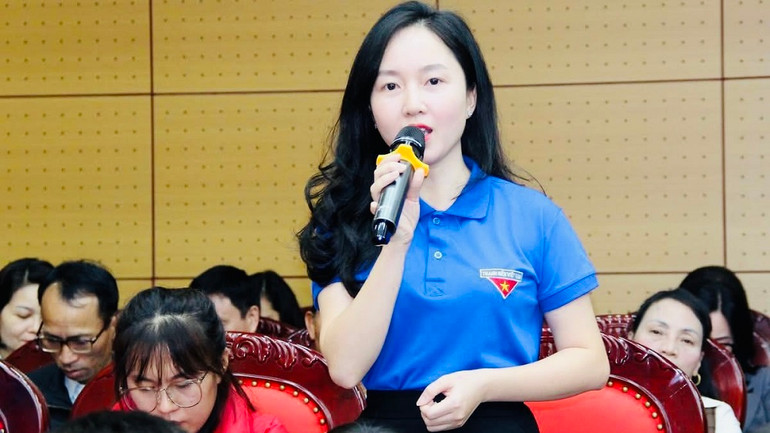 Tuổi trẻ Yên Bái nêu câu hỏi tại hội nghị. (Ảnh: THANH SƠN)