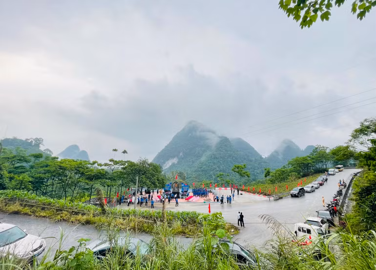 Đèo Lũng Lô được cải tạo mới. (Ảnh: THANH SƠN).