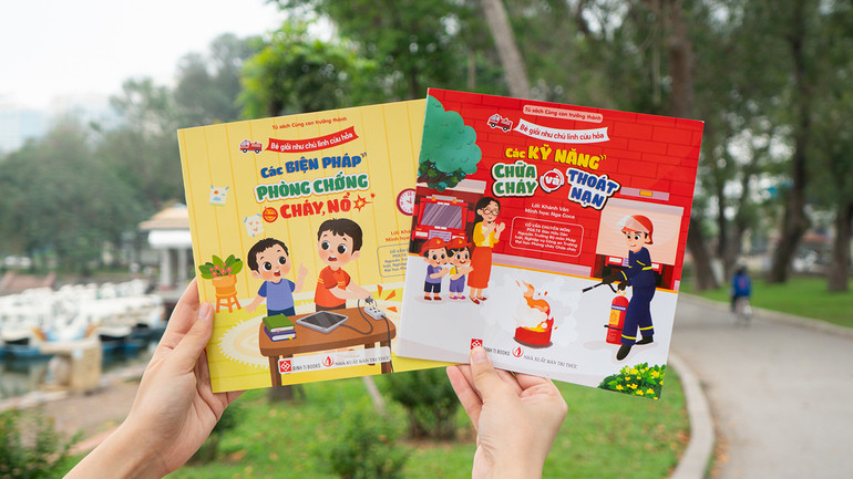 Bộ sách “Bé giỏi như chú lính cứu hỏa”.