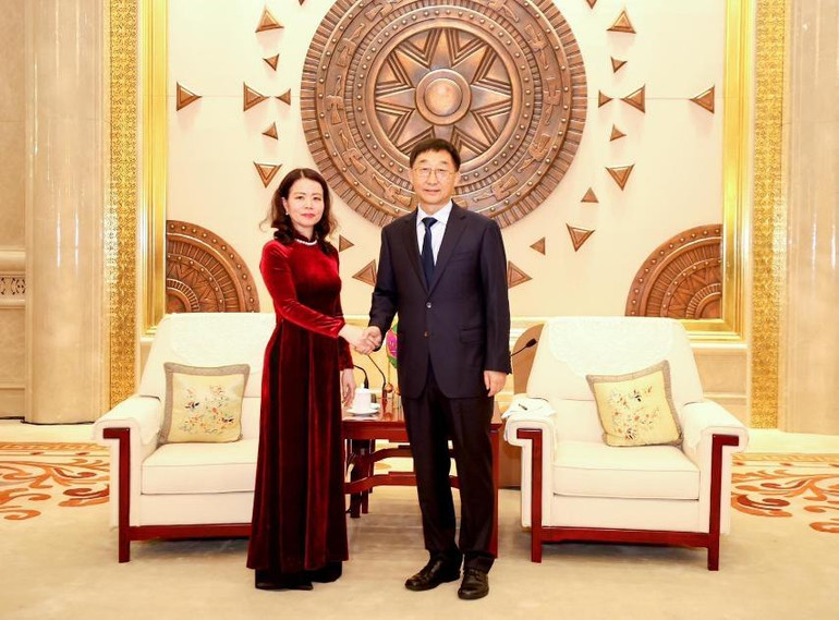 Thứ trưởng Nguyễn Minh Hằng hội kiến Bí thư Lưu Ninh.