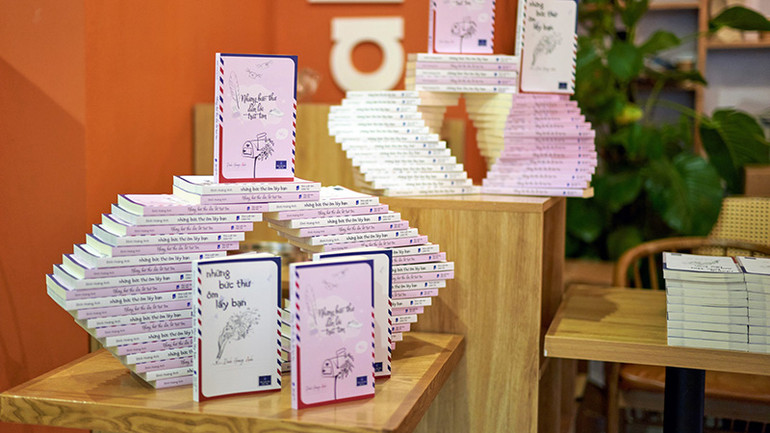 Cuốn "Những bức thư dẫn lối trái tim". Cuốn "Những bức thư dẫn lối trái tim".