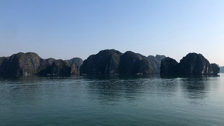 Cảnh sắc Vịnh Hạ Long - Quần đảo Cát Bà.