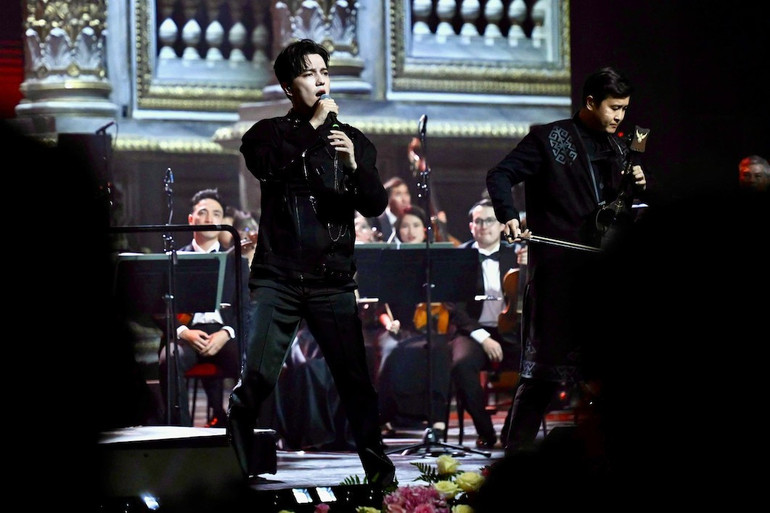 Nghệ sĩ Dimash Qudaibergen.