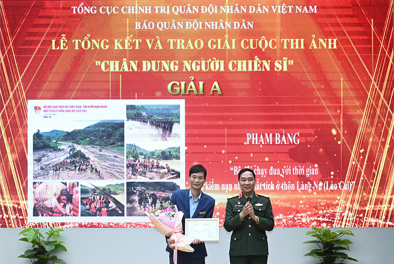 Nhà báo Phạm Bằng, phóng viên Báo Lào Cai đoạt giải A hạng mục ảnh bộ.