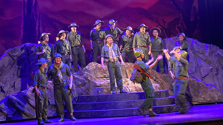 Một cảnh trong vở chèo.