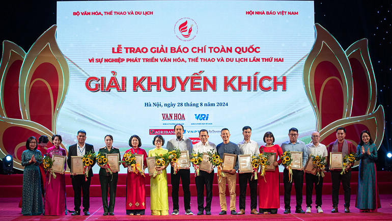Các tác giả đoạt giải Khuyến khích.