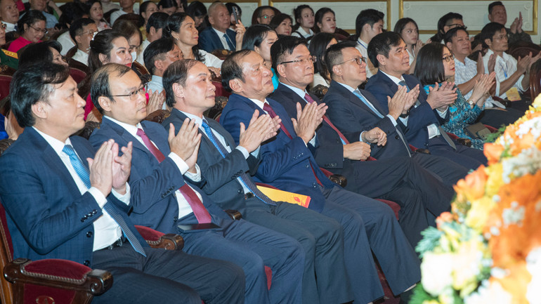 Các đại biểu dự Lễ trao giải.