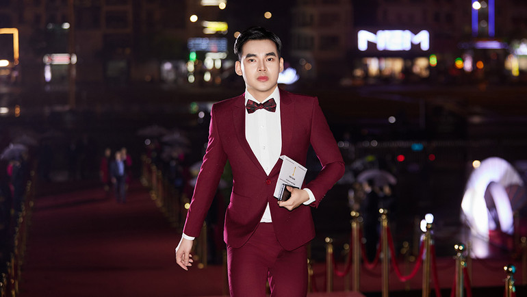 Ca sĩ trẻ Trần Quốc Đạt. Ca sĩ trẻ Trần Quốc Đạt.