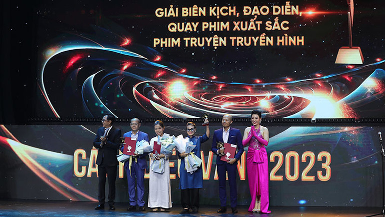 Các cá nhân giành giải Biên kịch, Đạo diễn xuất sắc nhất thể loại phim truyền hình.