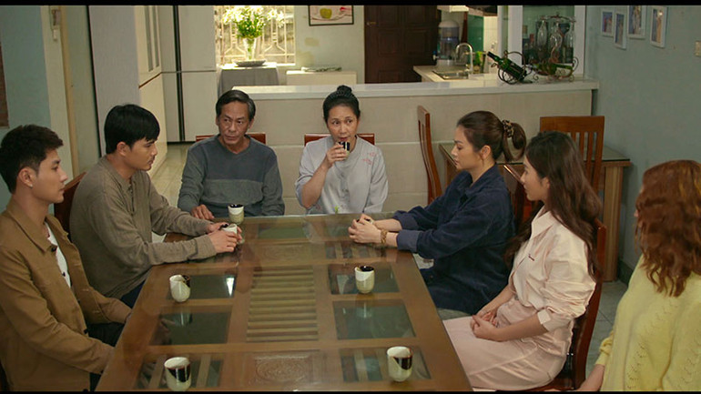 Những biến cố trong gia đình luôn được các thành viên cùng nhau giải quyết. Những biến cố trong gia đình luôn được các thành viên cùng nhau giải quyết.