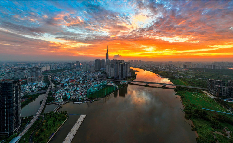 Bình minh trên sông Sài Gòn (Thành phố Hồ Chí Minh). Bình minh trên sông Sài Gòn (Thành phố Hồ Chí Minh).