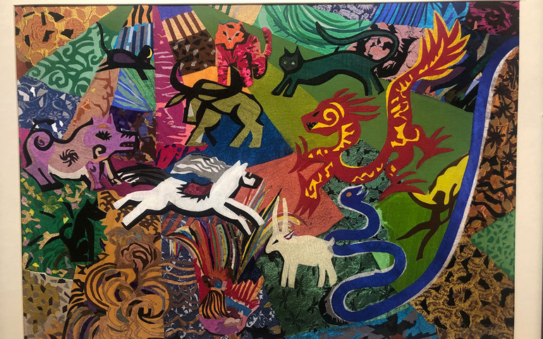 Tranh "Mười hai con giáp" của họa sĩ Lê Huy Văn được tạo nên từ rất nhiều mảnh lụa màu.