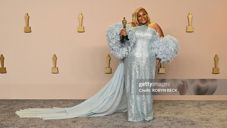 Da’Vine Joy Randolph và tượng vàng đầu tiên của mình.