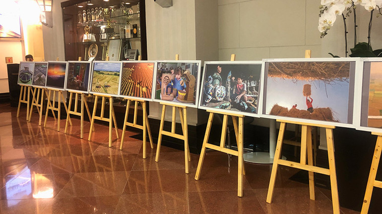 Triển lãm ảnh về chủ đề kinh tế tuần hoàn.