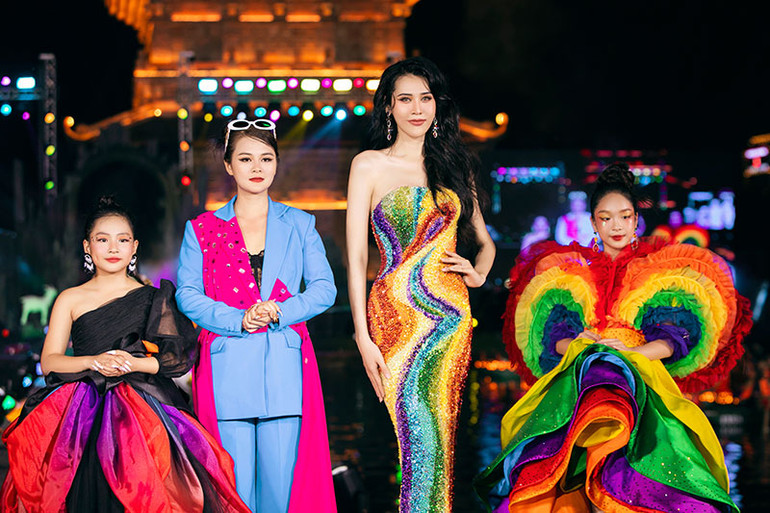 Nhà thiết kế Thạch Linh cùng bộ sưu tập Luminara.