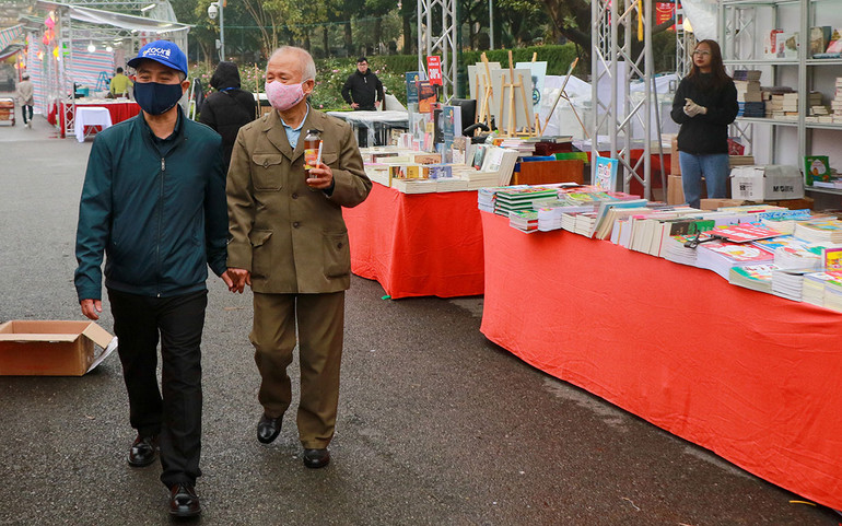 Những người tham gia sự kiện hầu hết là những người có niềm yêu thích với văn học, thơ ca Việt Nam.