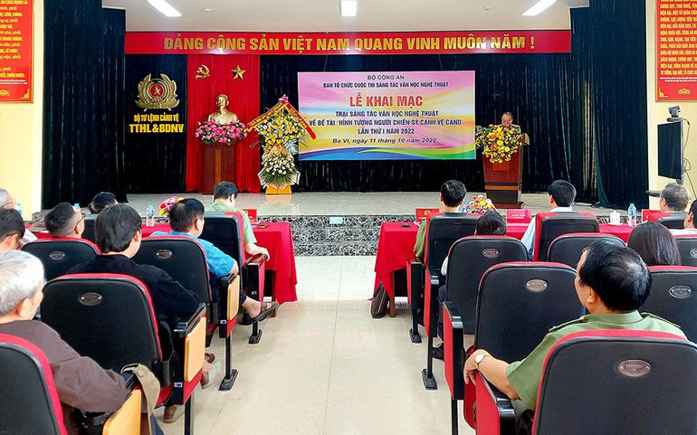 Toàn cảnh lễ khai mạc trại sáng tác.