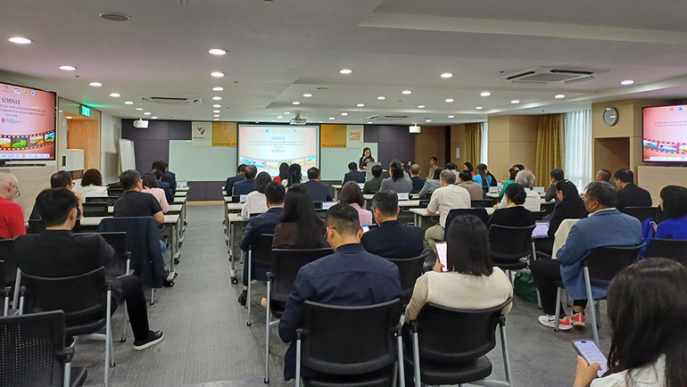 Đông đảo các nhà làm phim, nhà sản xuất quan tâm đến bối cảnh quay phim ở Việt Nam đã tham dự.