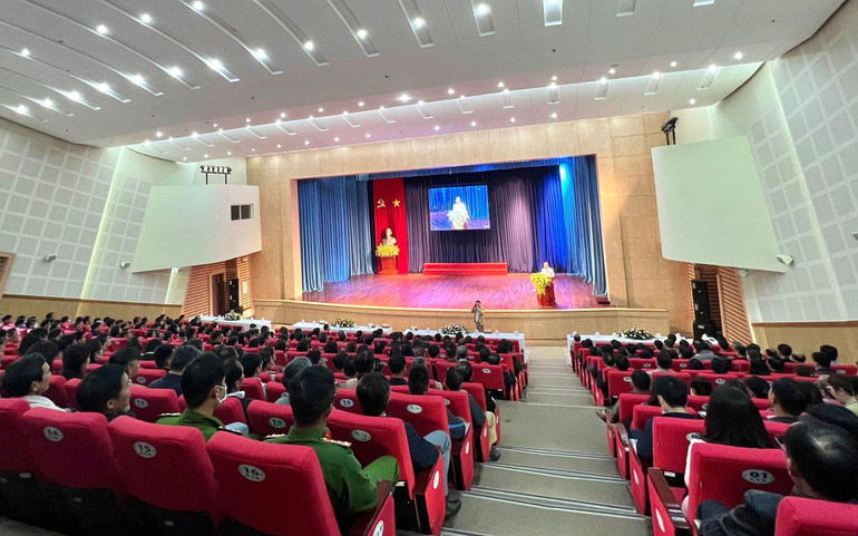 Các đại biểu tham dự tại hội trường Trung tâm hành chính tỉnh Lâm Đồng.