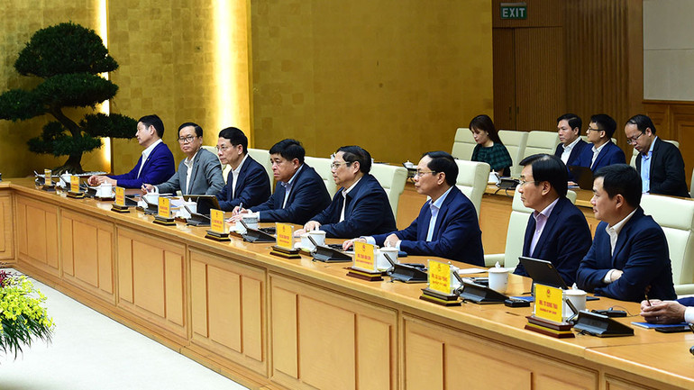 Thủ tướng Phạm Minh Chính và các thành viên chính phủ tại buổi tiếp tại buổi tiếp ông Jensen Huang.