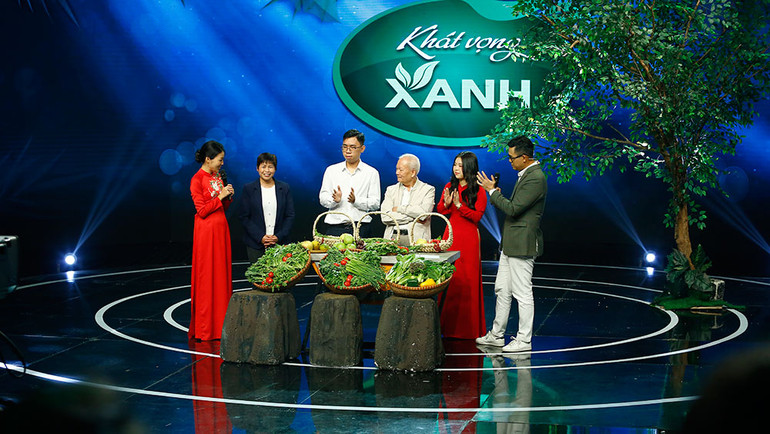 Các vị khách mời trong chương trình.