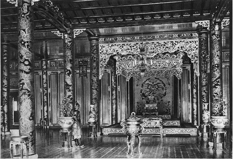 Ngai vàng trong Điện Thái Hòa. (Ảnh tư liệu trong Hồ sơ của Cục Di sản văn hóa)