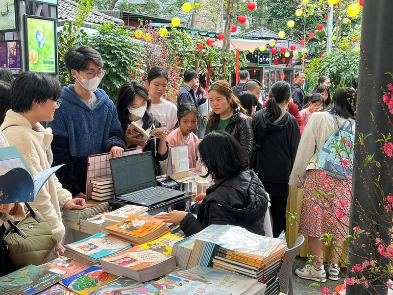 Mừng tuổi sách là một phong tục đẹp và sáng tạo. (Ảnh"Thái Hà Books)
