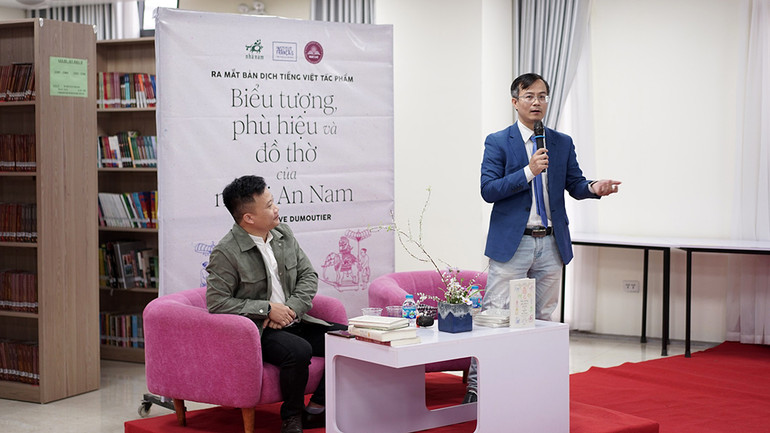 Hai diễn giả Mai Anh Tuấn và Trần Trọng Dương. Hai diễn giả Mai Anh Tuấn và Trần Trọng Dương.