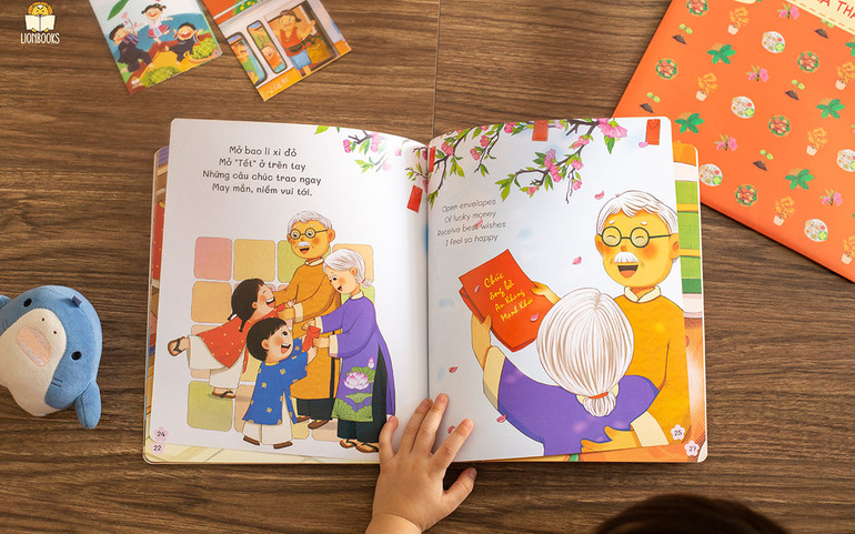 Sách được trình bày song ngữ Anh-Việt. (Ảnh: Lionbooks)