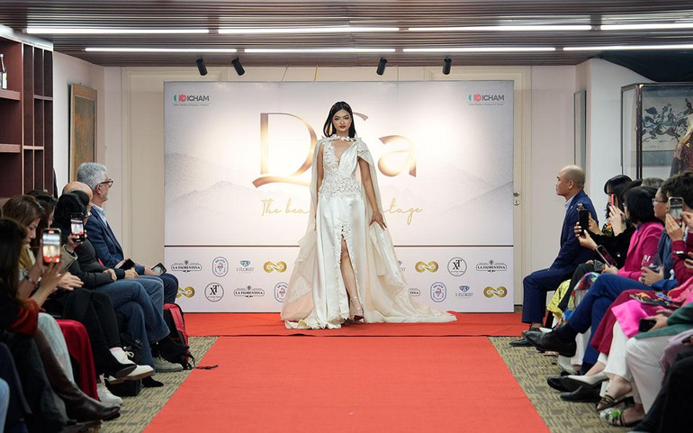 Trang phục cưới của nhà thiết kế Italia.