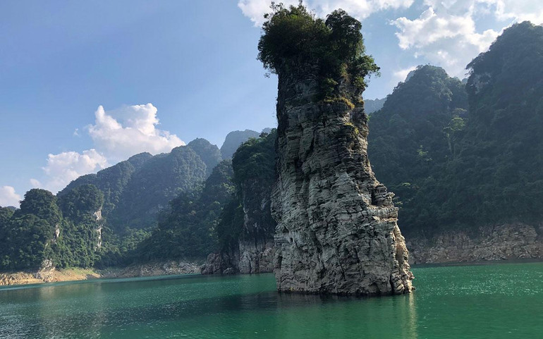 Cọc Vài nổi tiếng trên hồ Na Hang ở Tuyên Quang.