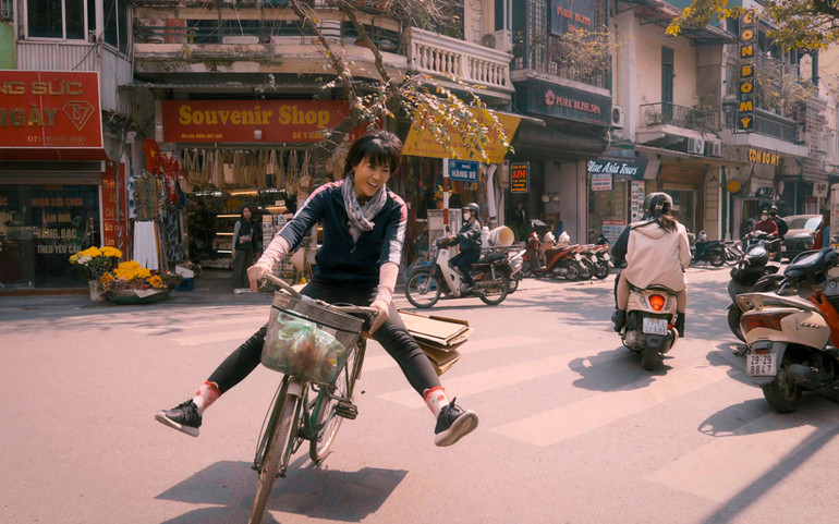 Thu Hương trong một cảnh quay. Thu Hương trong một cảnh quay.