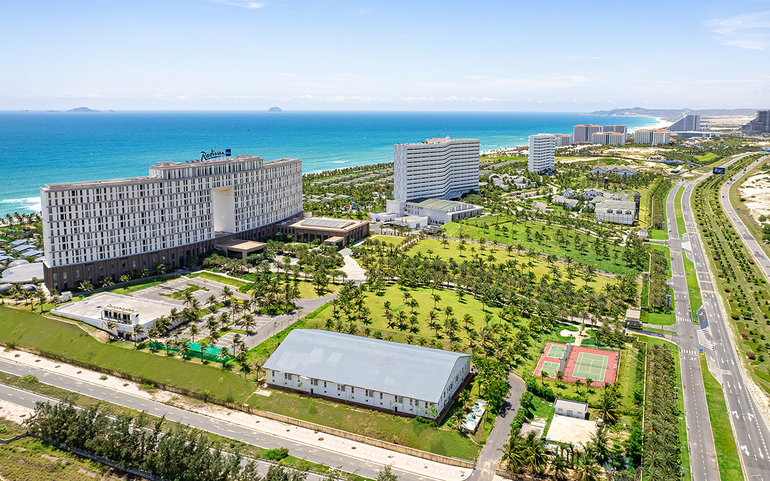 Khu du lịch bắc bán đảo Cam Ranh đang thu hút nhiều nhà đầu tư lớn.