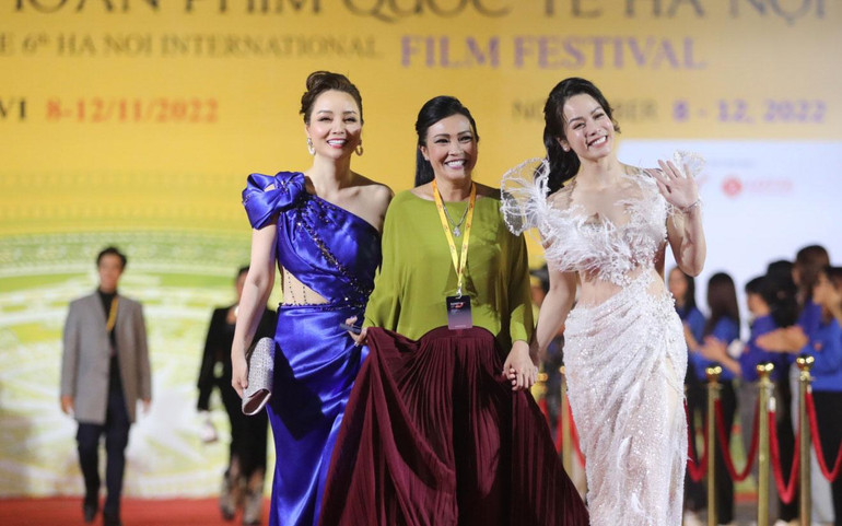 Các diễn viên Mai Thu Huyền, Nhật Kim Anh và ca sĩ Phương Thanh.