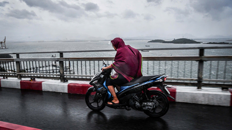 [Live] Bão số 3 di chuyển về phía Tây Bắc Bộ và suy yếu thành áp thấp nhiệt đới ảnh 22
